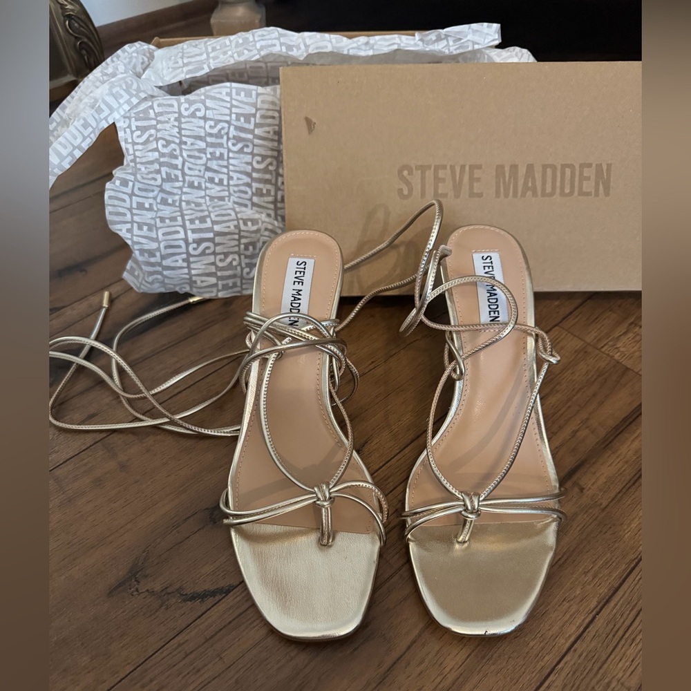 Steven Madden GOLD, square toed, strappy heel sz 8 NWT